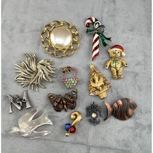 Vintage Brooch Lot Candy Cane Bear Butterfly Fish Bird Basket Christmas Tree